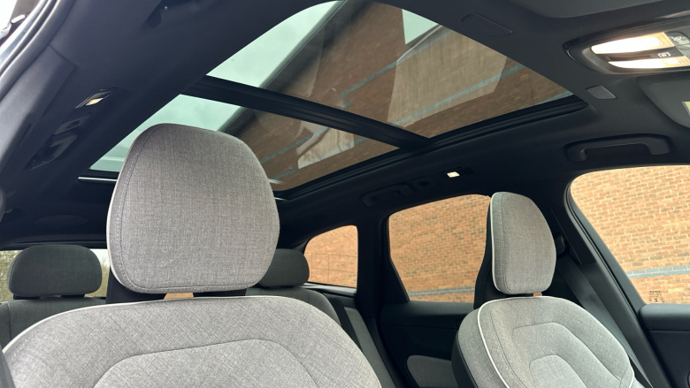 Volvo XC60 2.0 T8 [455] RC PHEV Ultimate Dark 5dr AWD Gtron Estate